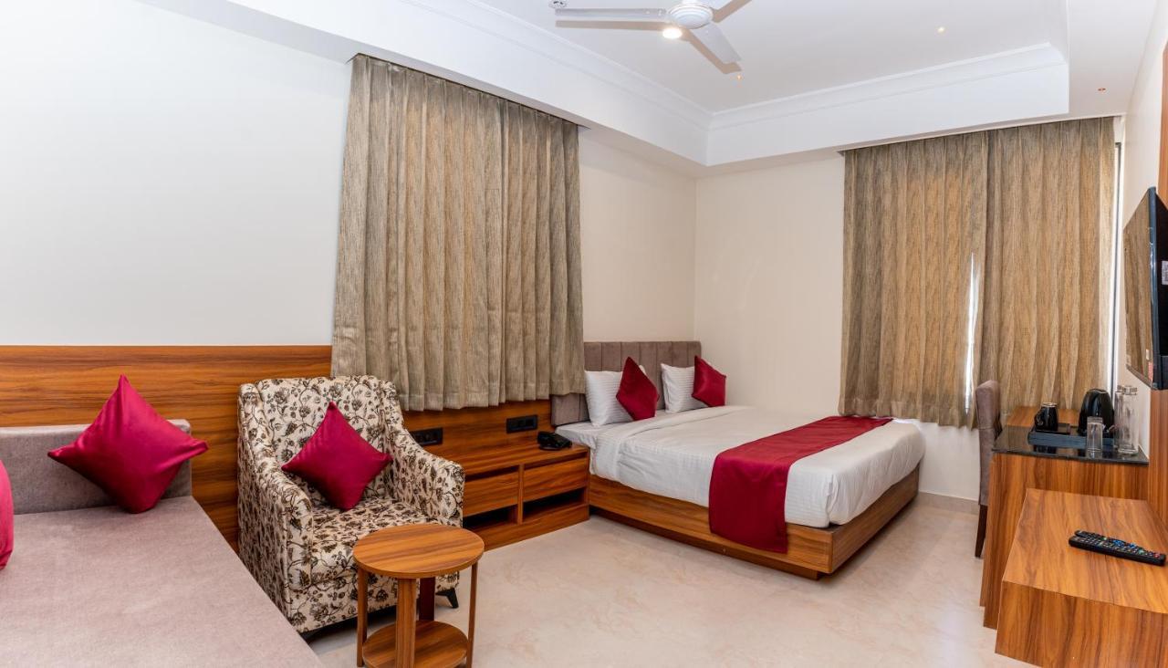 Raghunandan Palace - A Premier Boutique Stay, City Center & 500 Meters From City Railway Station Udaipur Extérieur photo