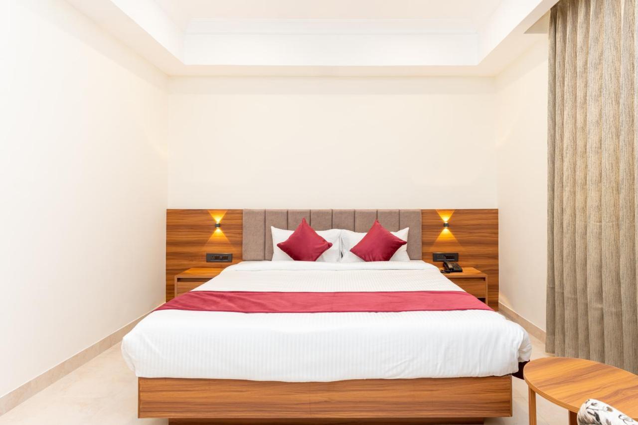Raghunandan Palace - A Premier Boutique Stay, City Center & 500 Meters From City Railway Station Udaipur Extérieur photo