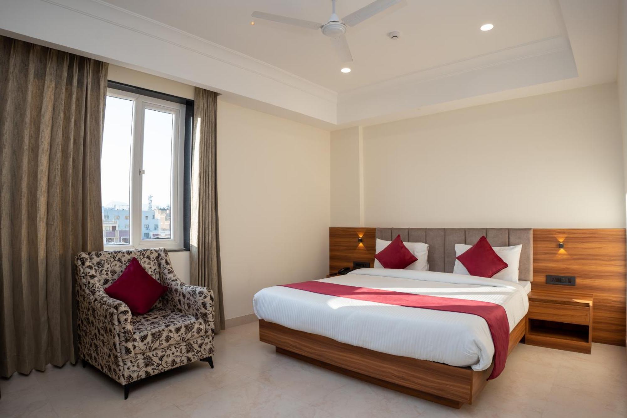 Raghunandan Palace - A Premier Boutique Stay, City Center & 500 Meters From City Railway Station Udaipur Extérieur photo