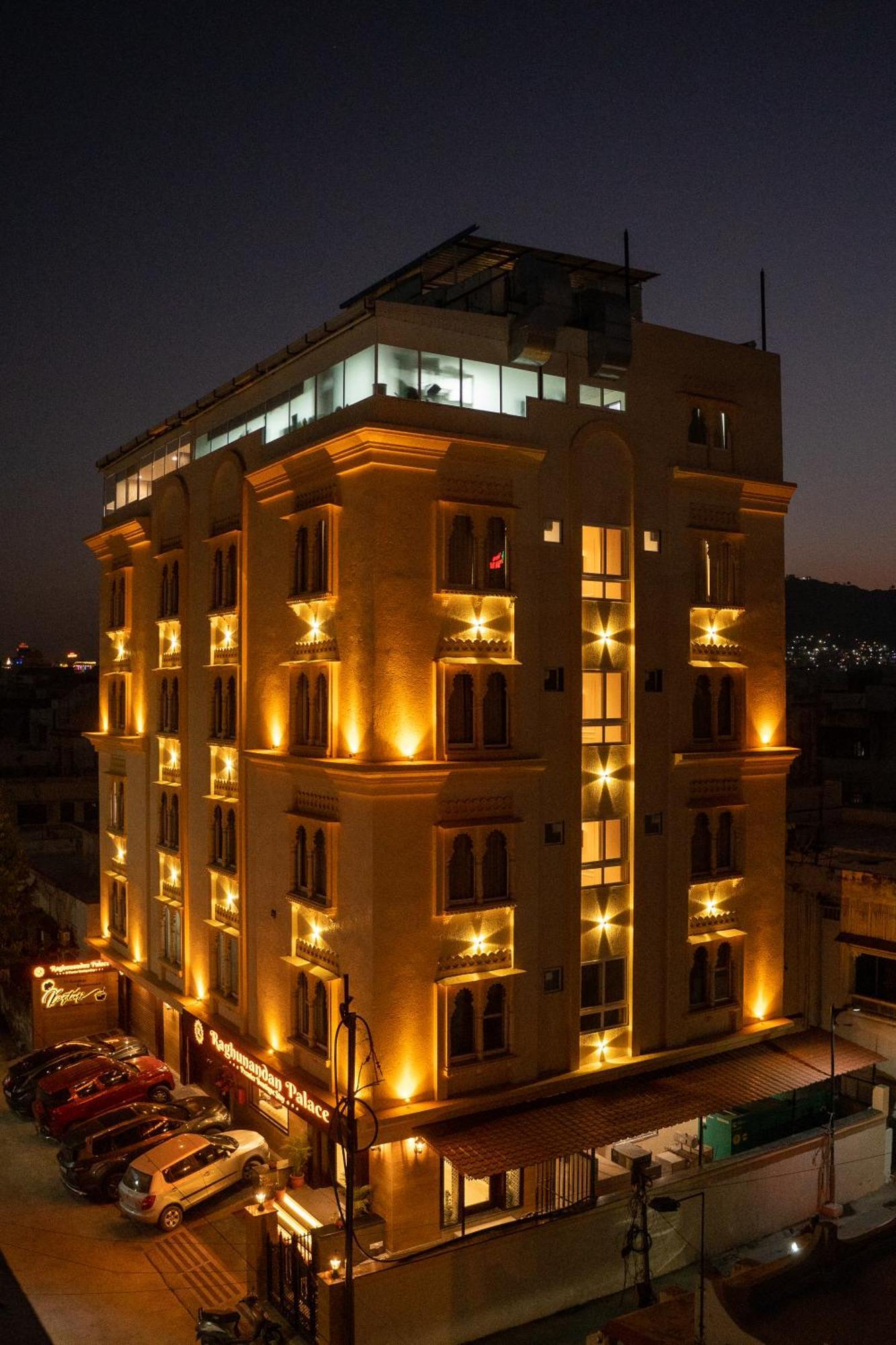 Raghunandan Palace - A Premier Boutique Stay, City Center & 500 Meters From City Railway Station Udaipur Extérieur photo